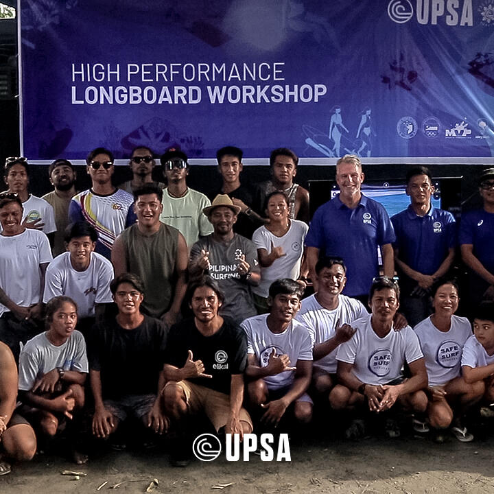 Local Mark “Levis” Cemania races down the line to position himself for the tube section.